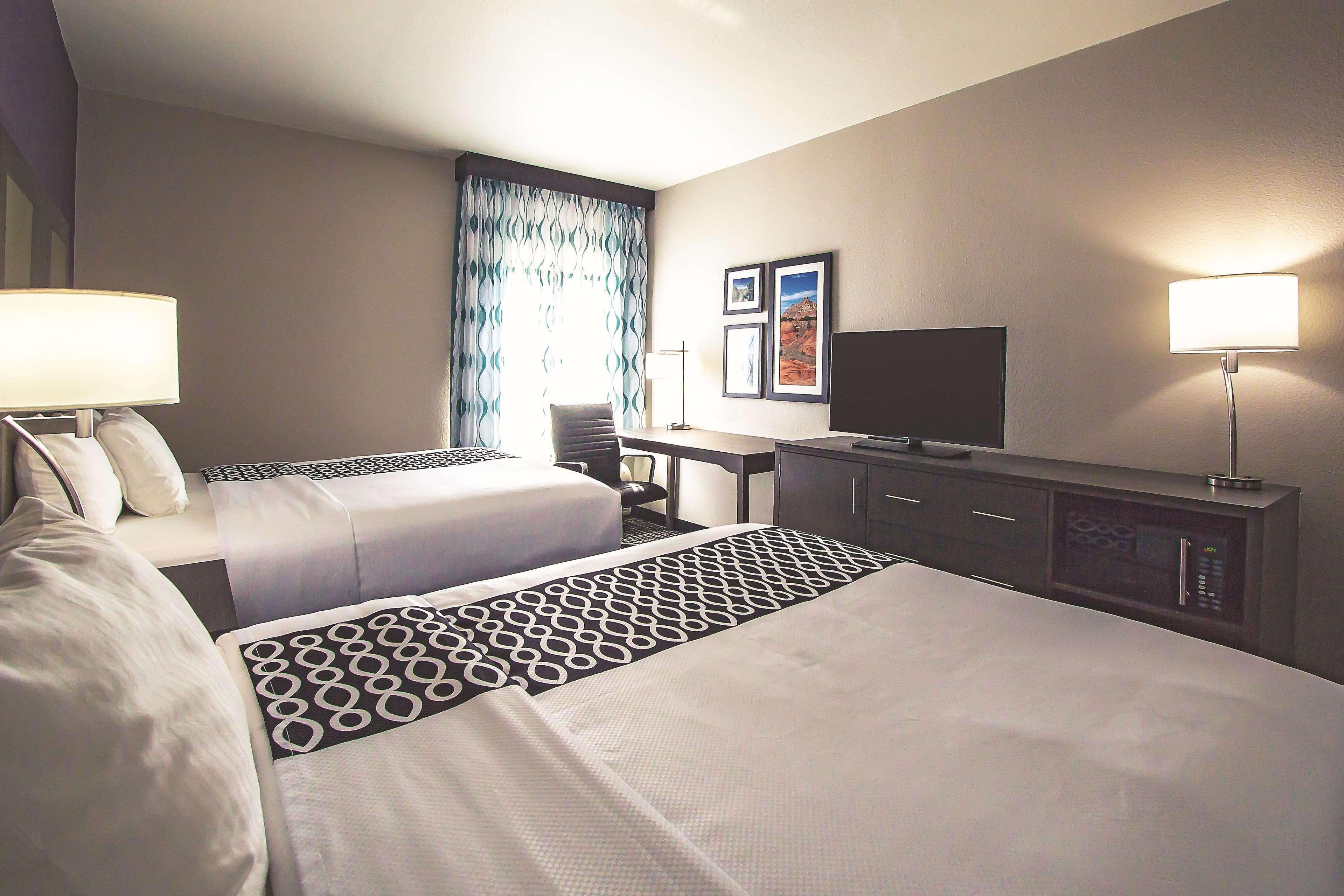 Hotel La Quinta By Wyndham Pampa Extérieur photo
