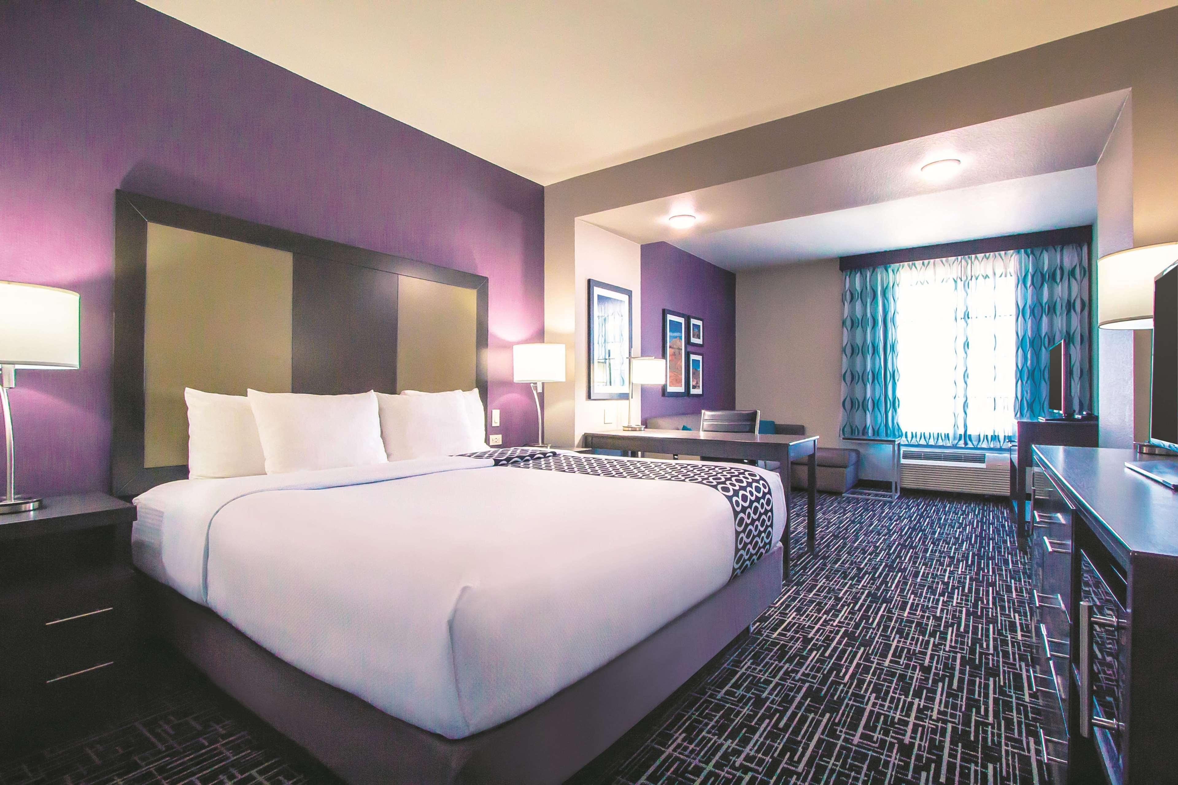 Hotel La Quinta By Wyndham Pampa Extérieur photo