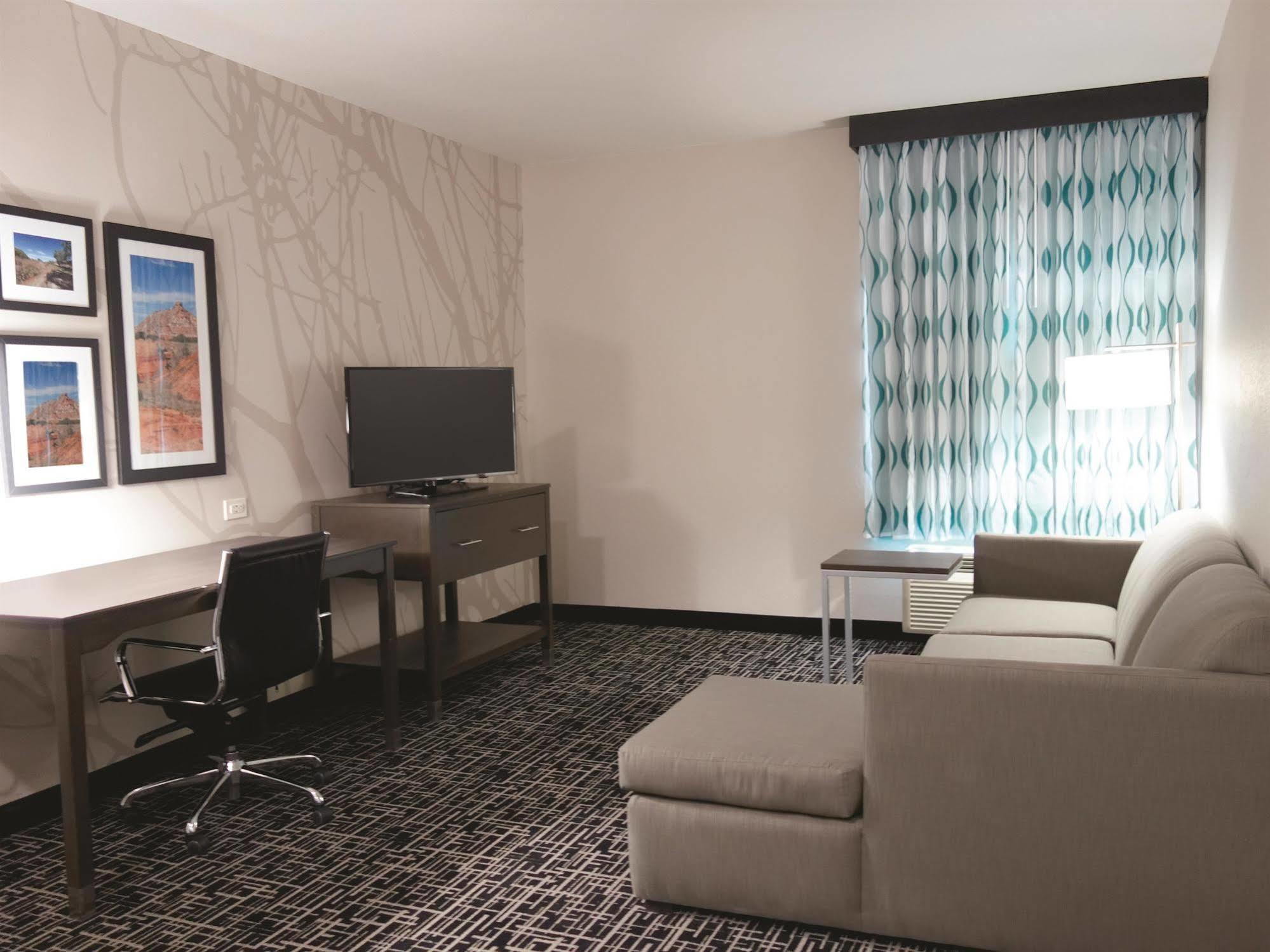 Hotel La Quinta By Wyndham Pampa Extérieur photo